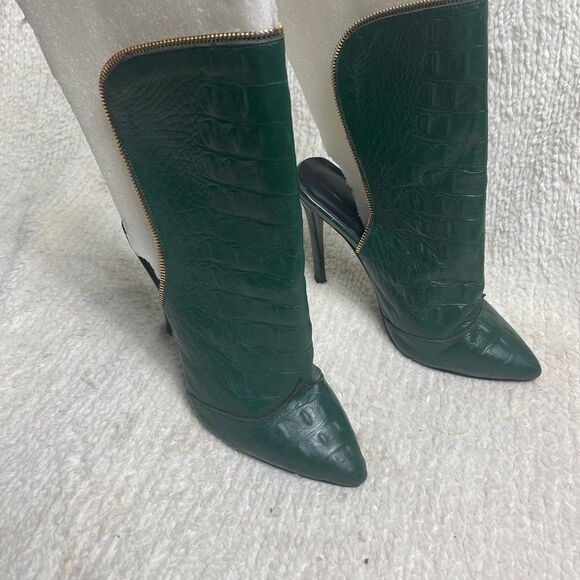 I am JenniferLe leather olive Green Croc Embossed Heel gold tone zipper EUR SZ40